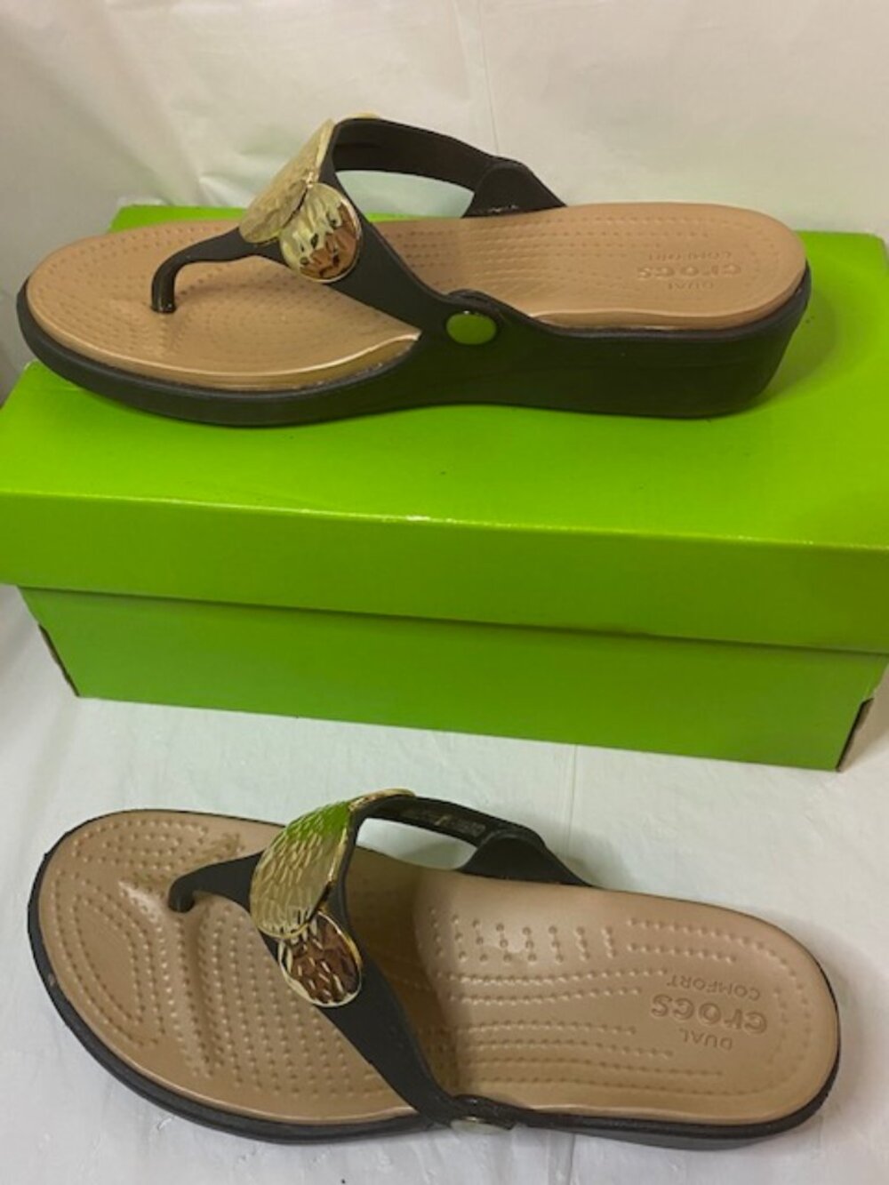 Crocs Sanrah Wedge Sandals Brown/gold, Women's Size 8 - Picture 4 of 8
